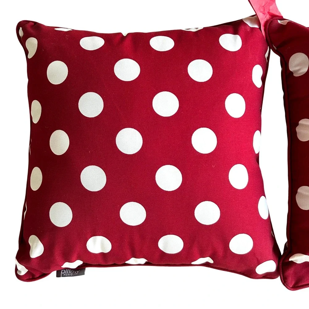Set of 2 Pillow Perfect Red White Polka Dot Outdoor Throw Pillows 18